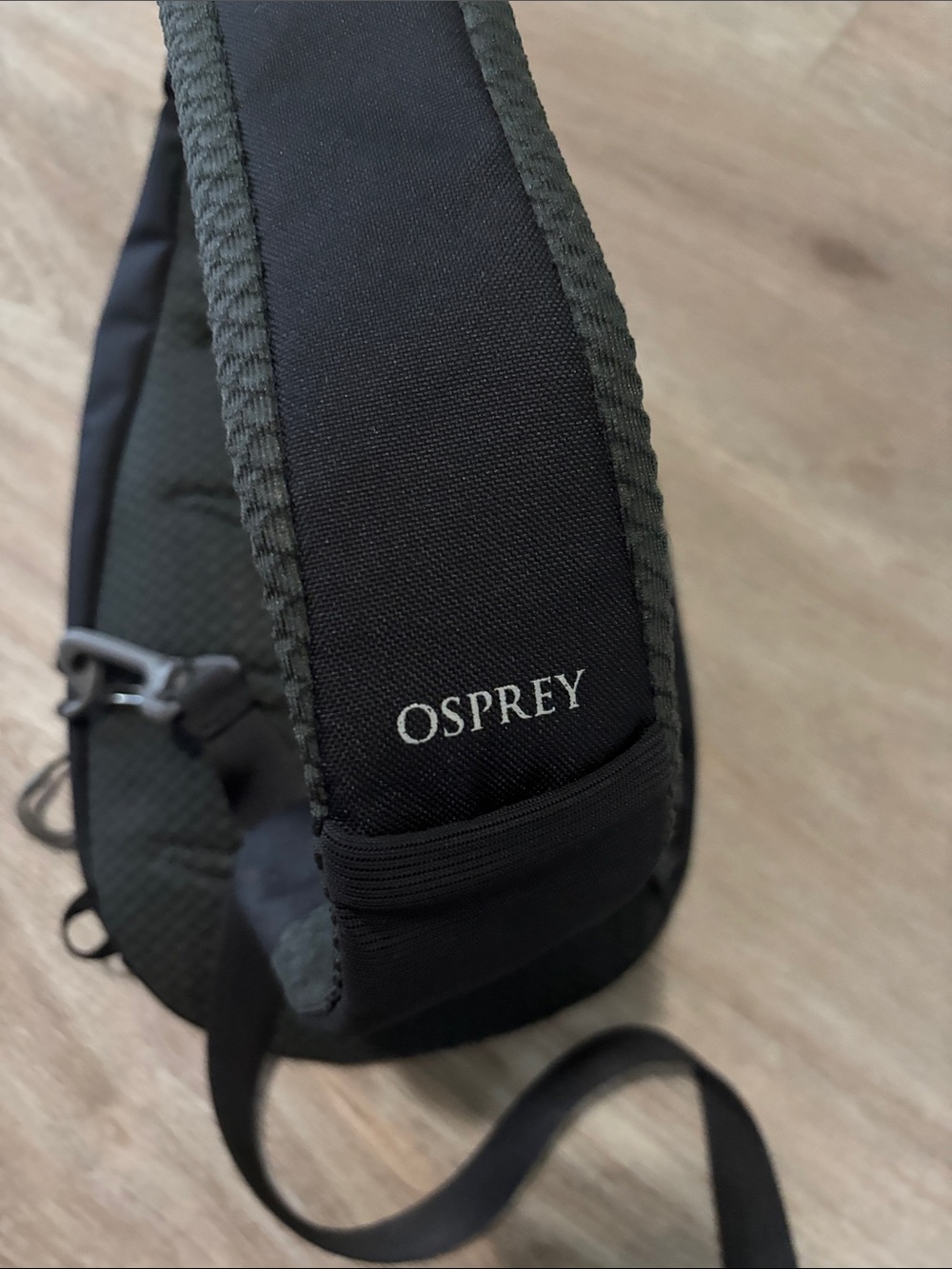 OSPREY Daylite Black Men’s Sling Belt Bag - Picture 3 of 12